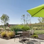 outdoor-community-area-at-troy-memory-care