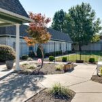 12-secure-outdoor-walking-path-sikeston-memory-care