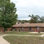 15-st-clair-skilled-nursing-courtyard