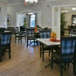 18-Dining-at-The-Arbors-Memory-Care