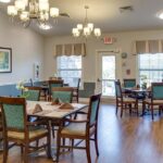7-springfield-memory-care-dining-room