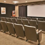 La-Bonne-Maison-Theater-Room_spekgy