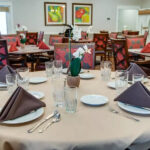 Resident-dining-room-in-St-Louis-County_uw5h1a