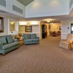 social-lounge-at-springfield-skilled-nursing_kkm7oz
